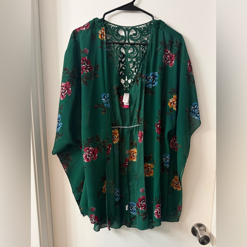 Xhilaration Green Floral Tunic